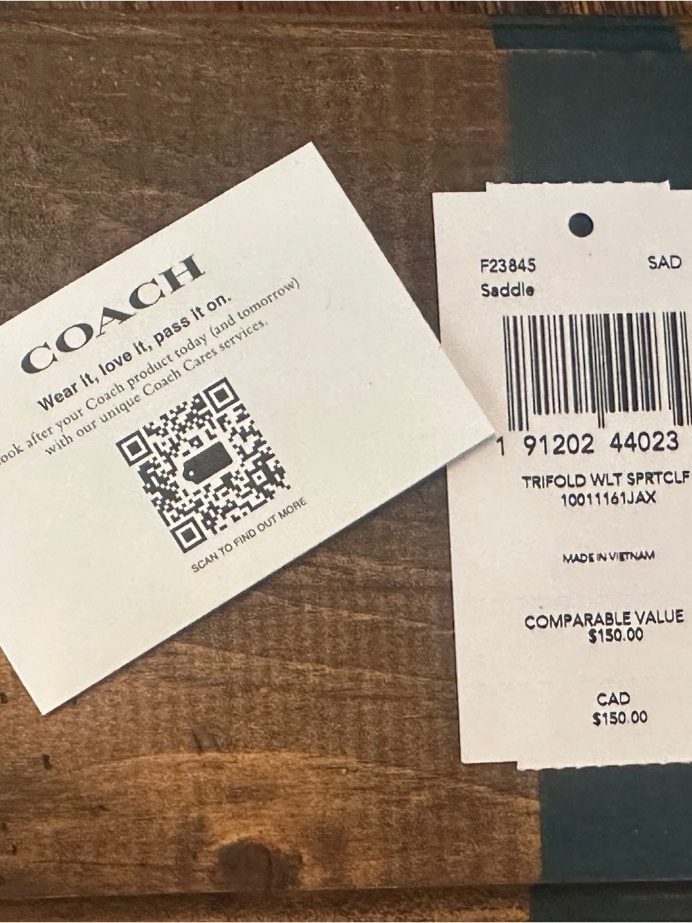 Coach triple fold leather Wallet NEW - Picture 4 of 4